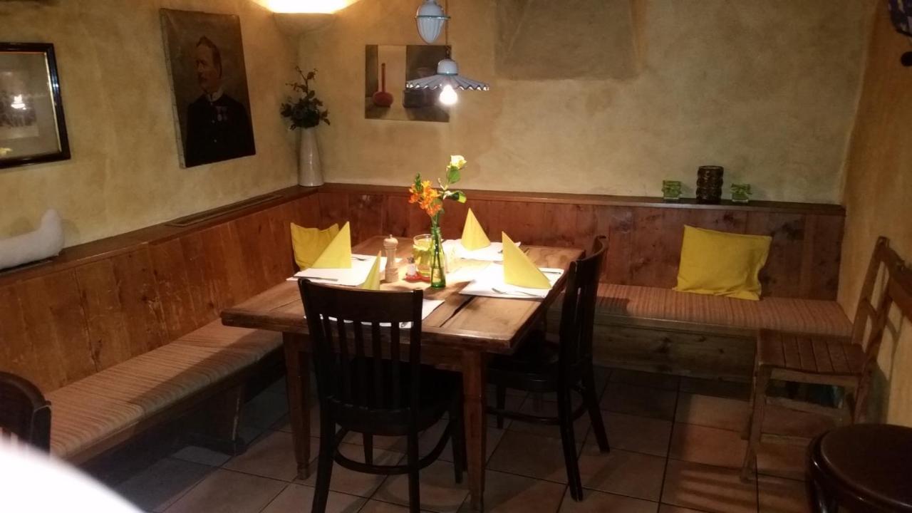 Gasthaus Kreuz 施伦斯 外观 照片